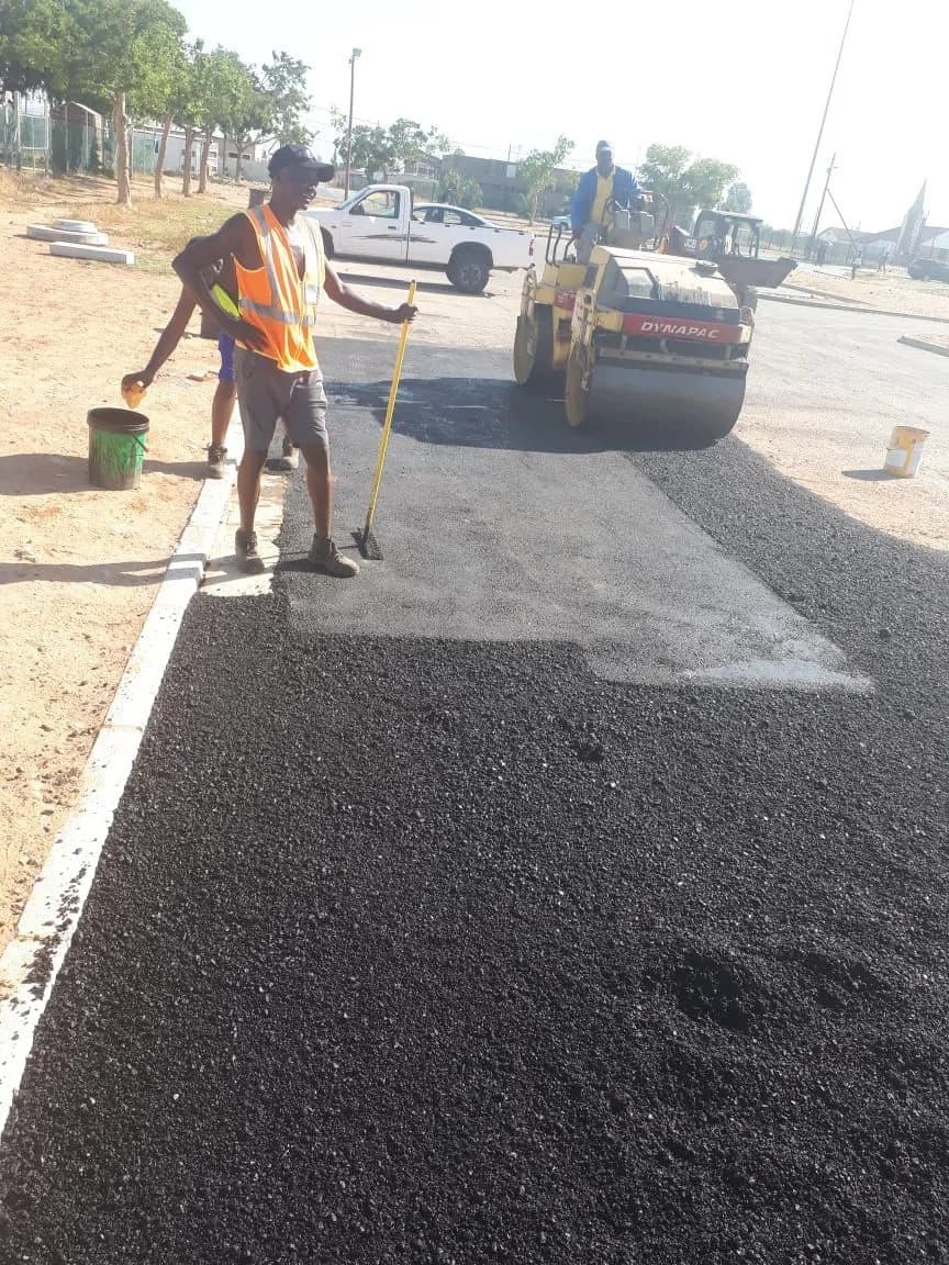Asphalt rolling and finishing